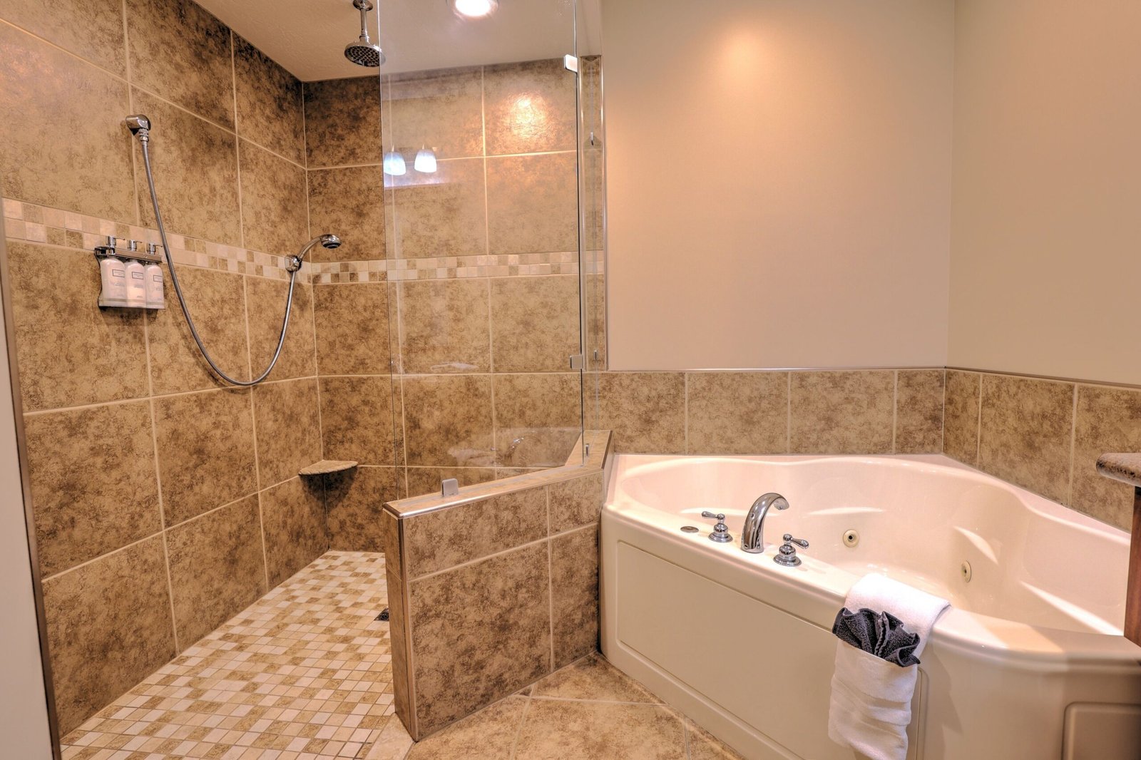 Berlin Resort jacuzzi suite highest-rated stay