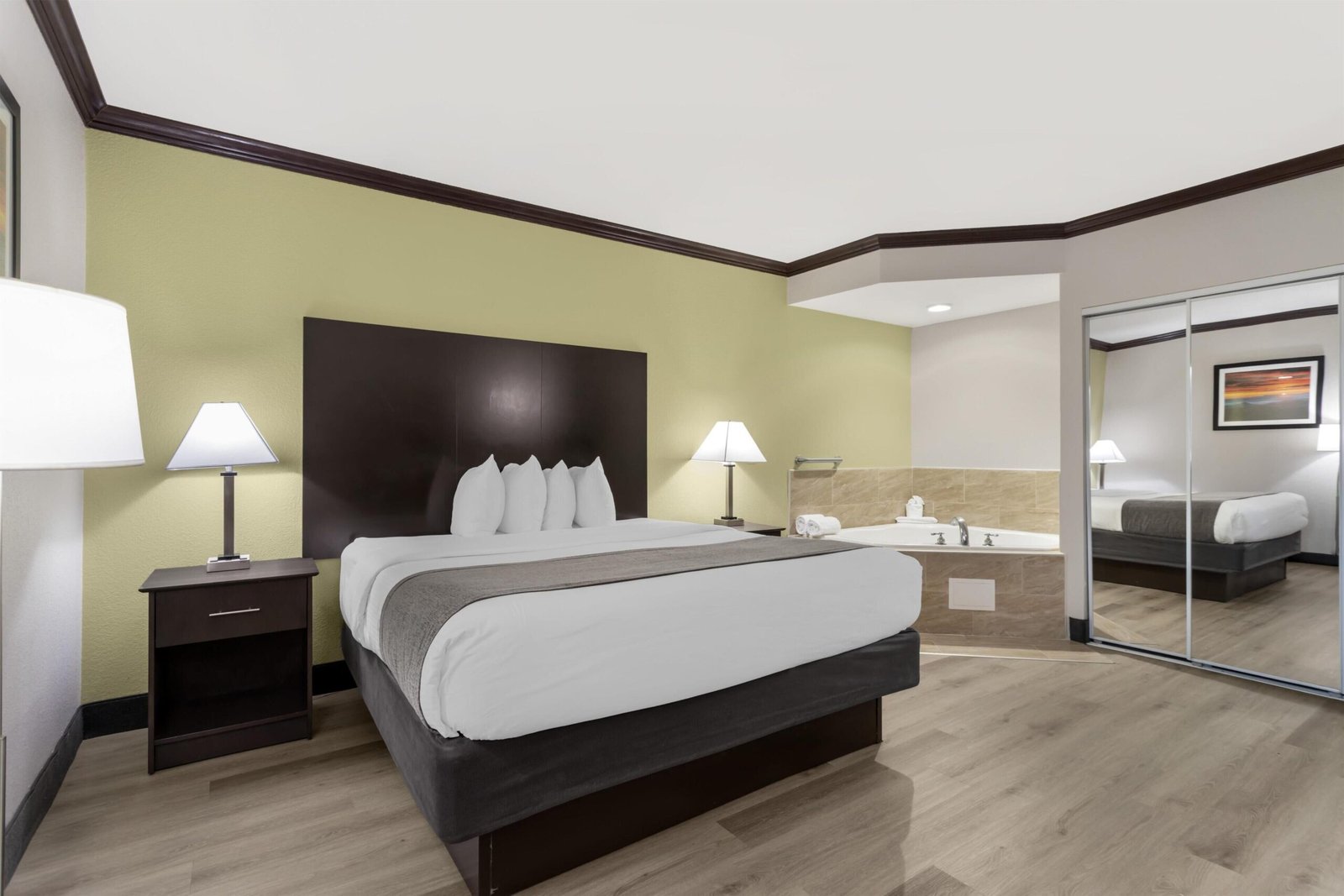 Best Western Asheville Blue Ridge Parkway jacuzzi suite best near the blue ridge parkway