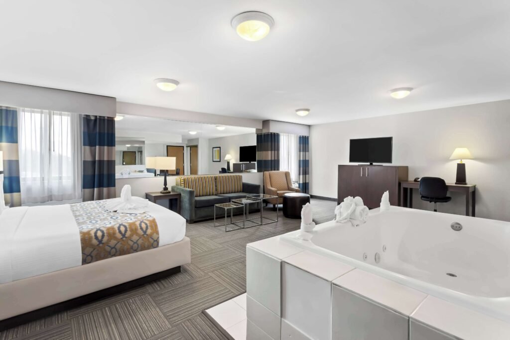 hotels with jacuzzi in room naperville il