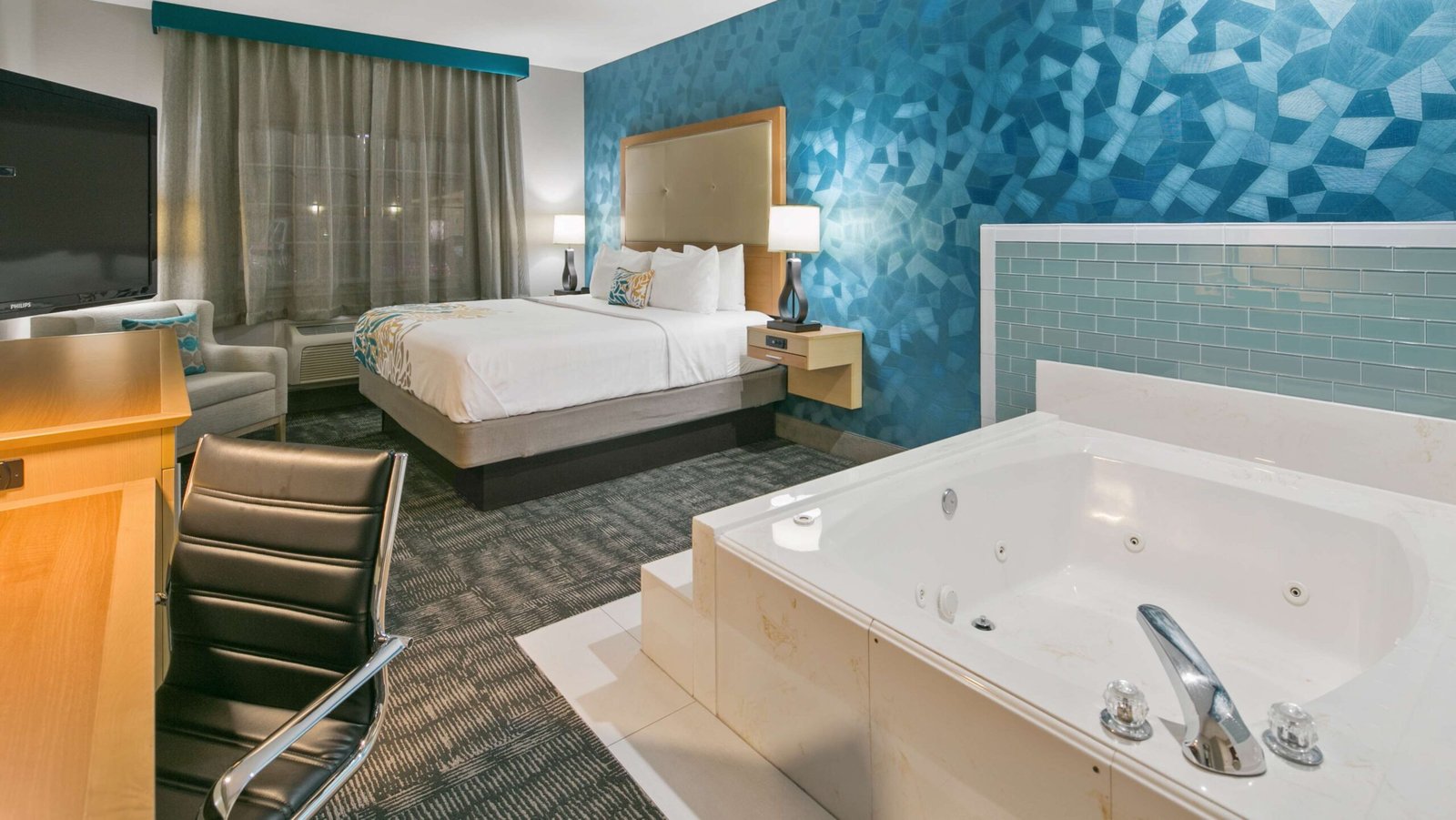 Best Western Plus Houston Atascocita Inn & Suites jacuzzi suite best overall