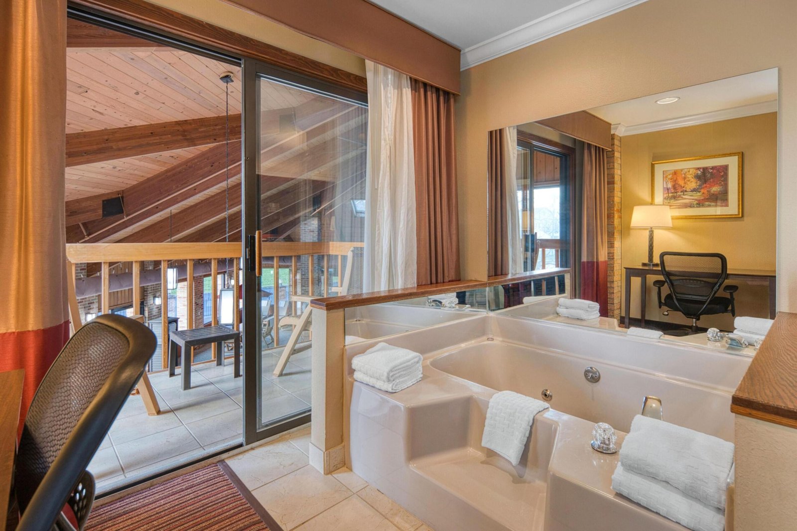 Best Western Sycamore Inn jacuzzi suite best near miami university