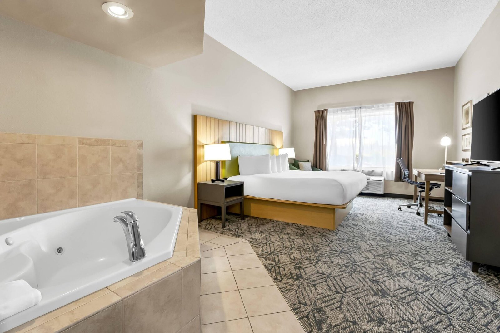 Country Inn & Suites by Radisson, Charleston North, SC jacuzzi suite most affordable