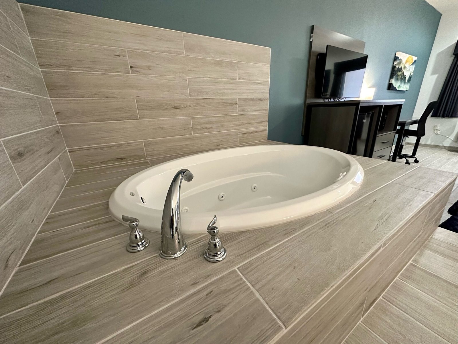Crosby Travel Lodge & RV Park jacuzzi suite most affordable