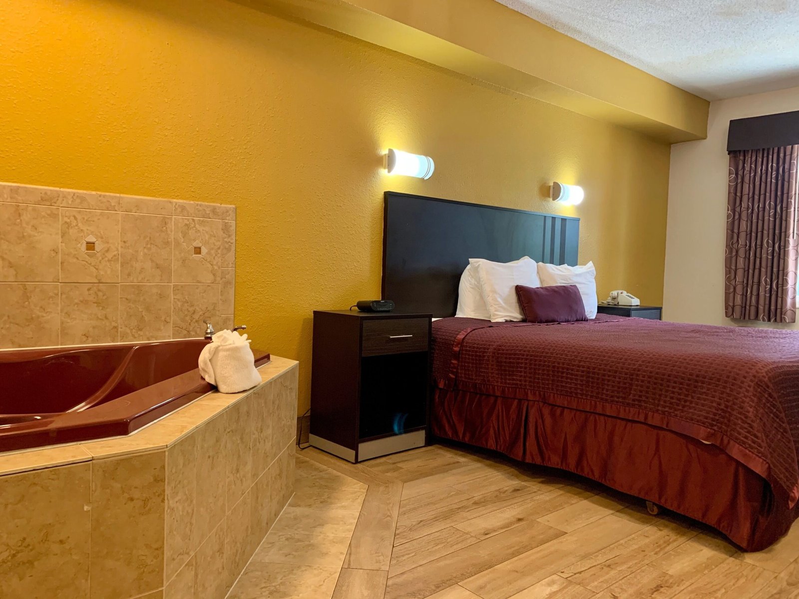 Executive Inn And Suites jacuzzi suite most romantic