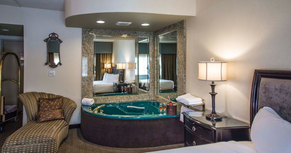 Garden Place Hotel jacuzzi suite best near buffalo airport