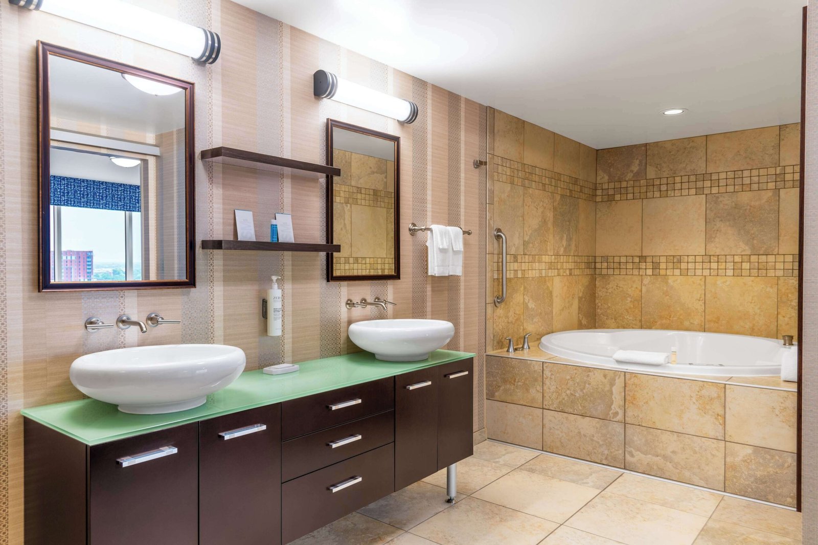 Hampton Inn & Suites Madison / Downtown jacuzzi suite best overall