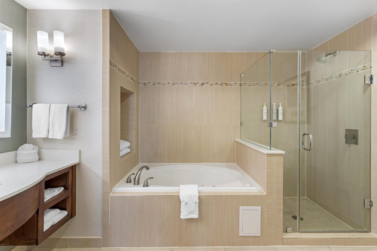 Hilton Garden Inn Houston NW America Plaza jacuzzi suite best near northwest houston