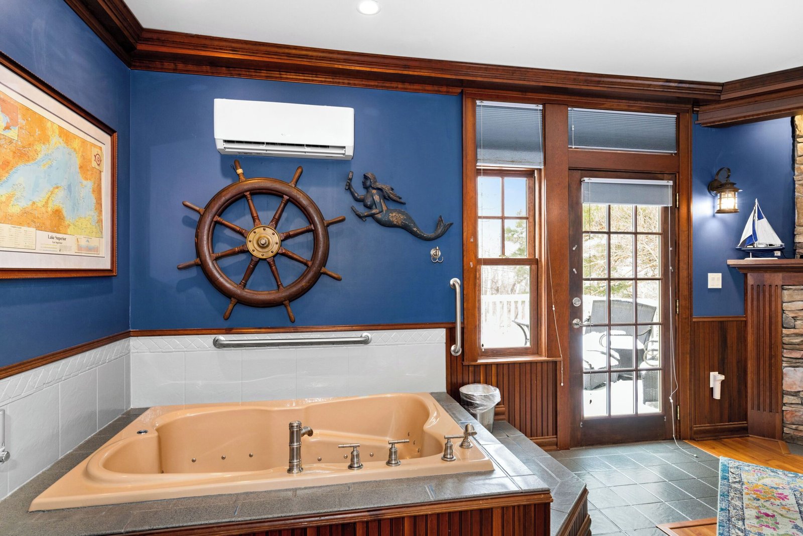 Historic Salyards Mansion by Heirloom Boutique Collection jacuzzi suite best near glensheen estate