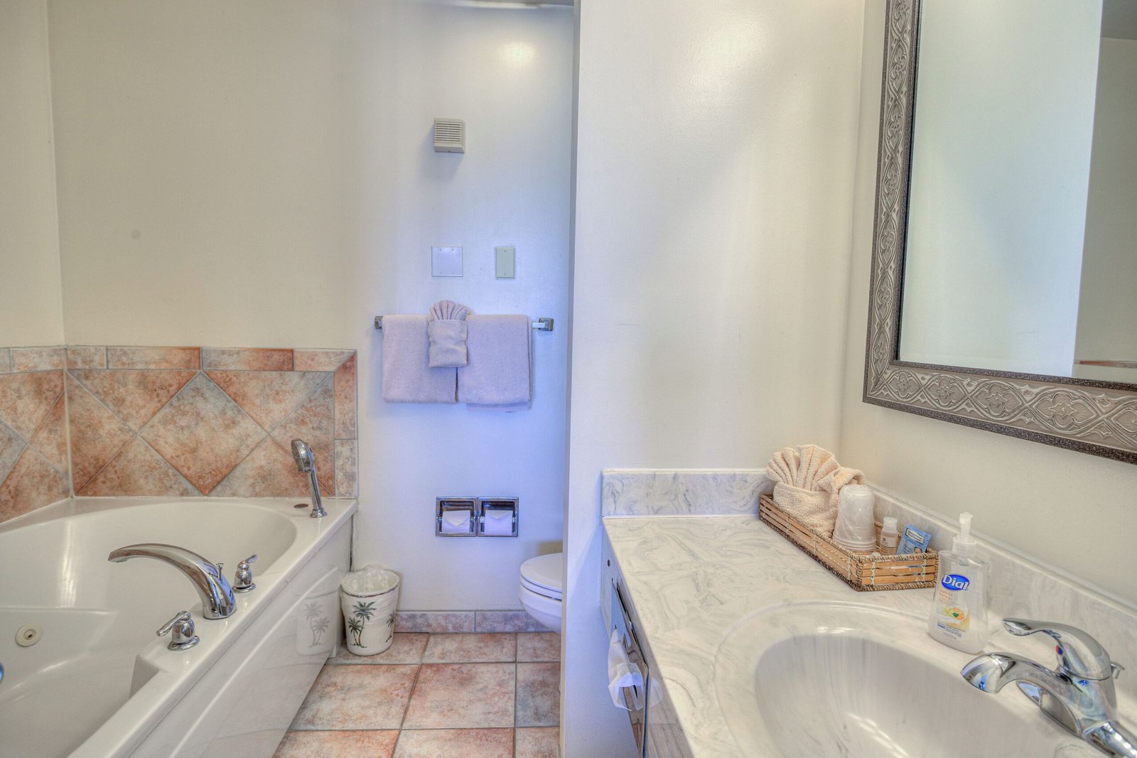 La Fiesta Ocean Inn And Suites jacuzzi suite most romantic