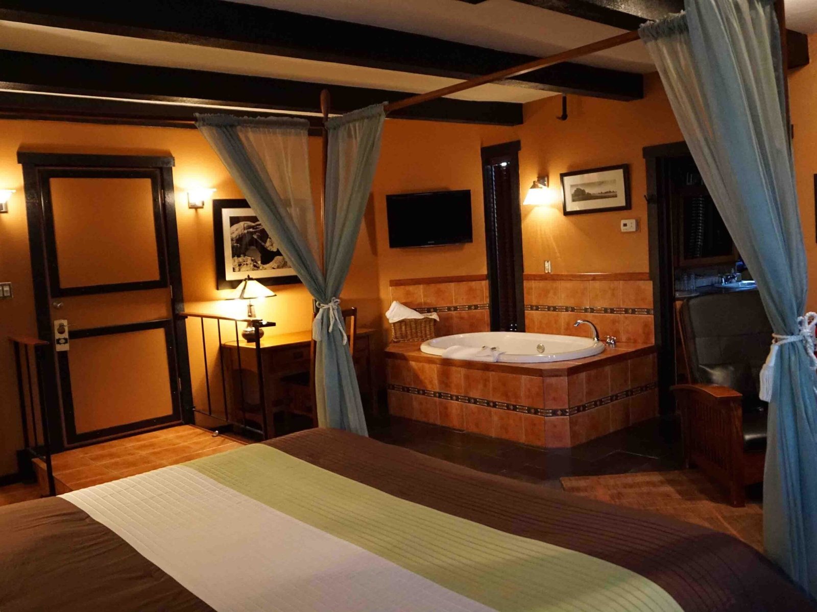 Lodge At Sedona jacuzzi suite best near sedona airport