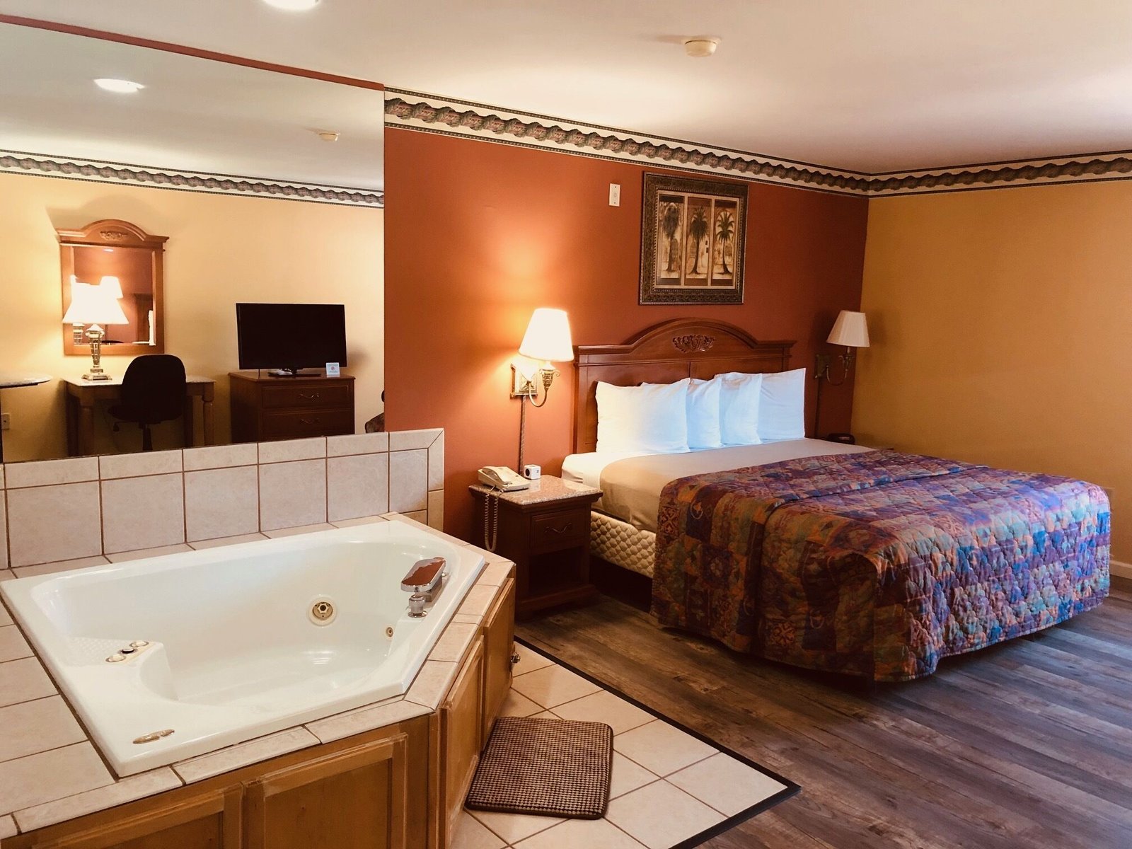 Mountain Inn & Suites Dunlap jacuzzi suite best value