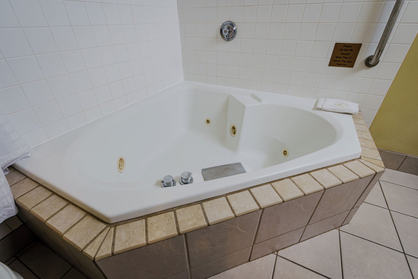 Quality Inn I-75 West Chester-North Cincinnati jacuzzi suite most affordable