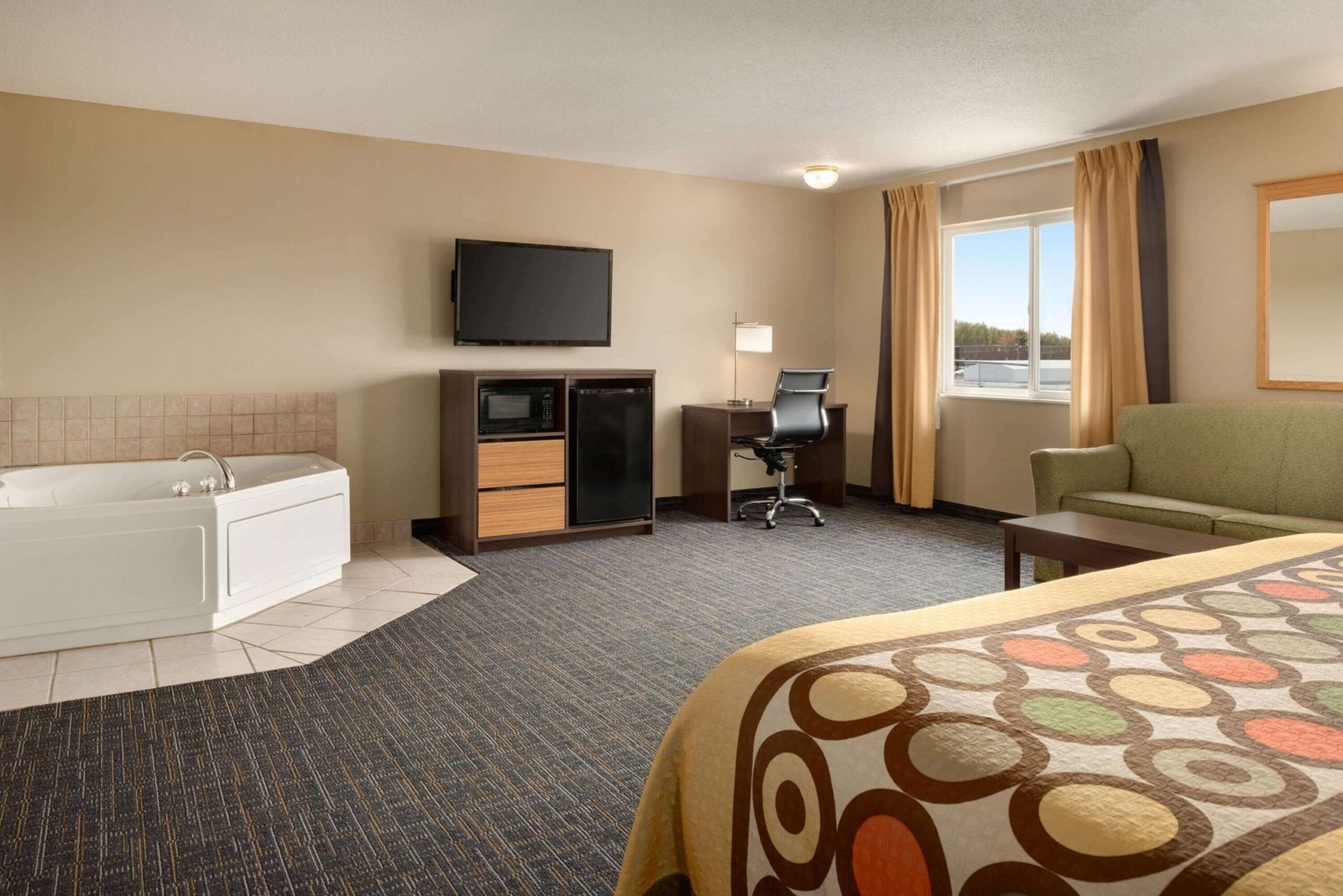Super 8 by Wyndham Sioux Falls jacuzzi suite best near sioux falls airport