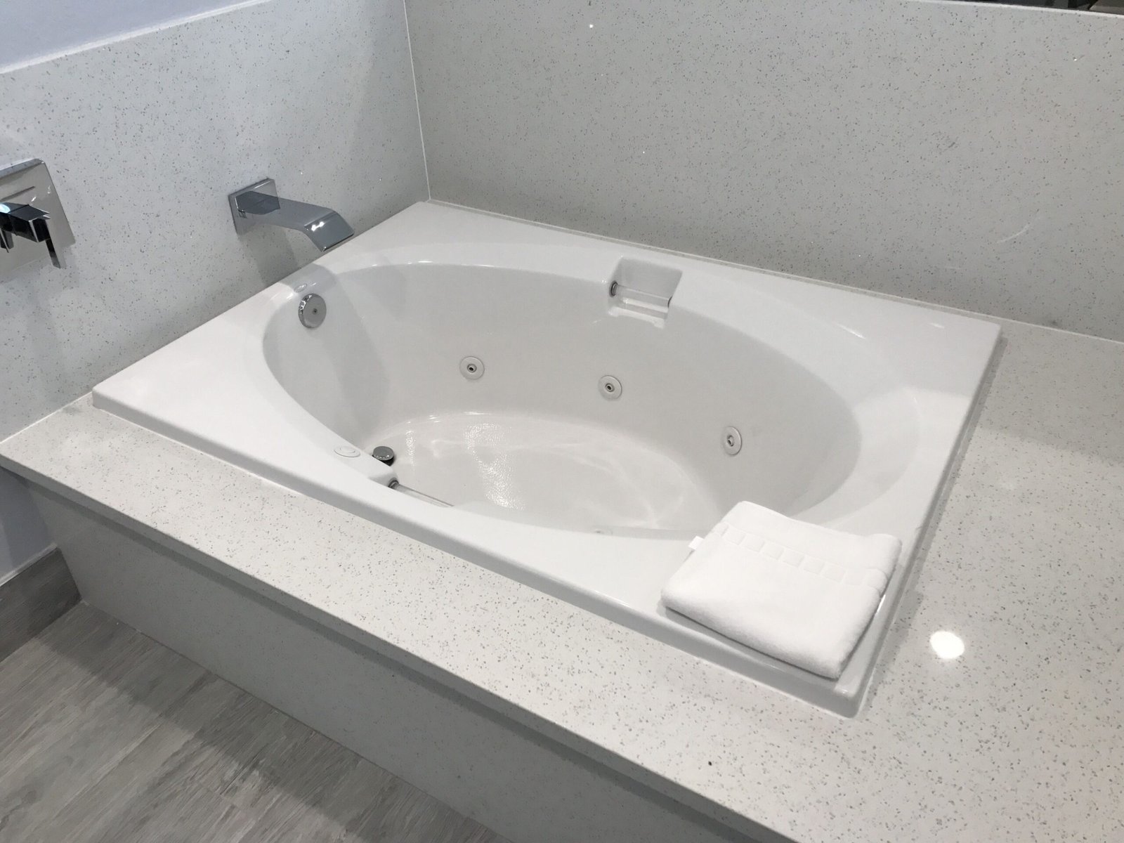 Surf City Inn - Near Seal Beach Pier jacuzzi suite best near the beach